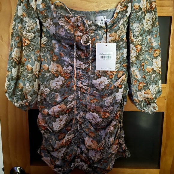 Hello Molly off shoulder dress, new with tag - Picture 4 of 4